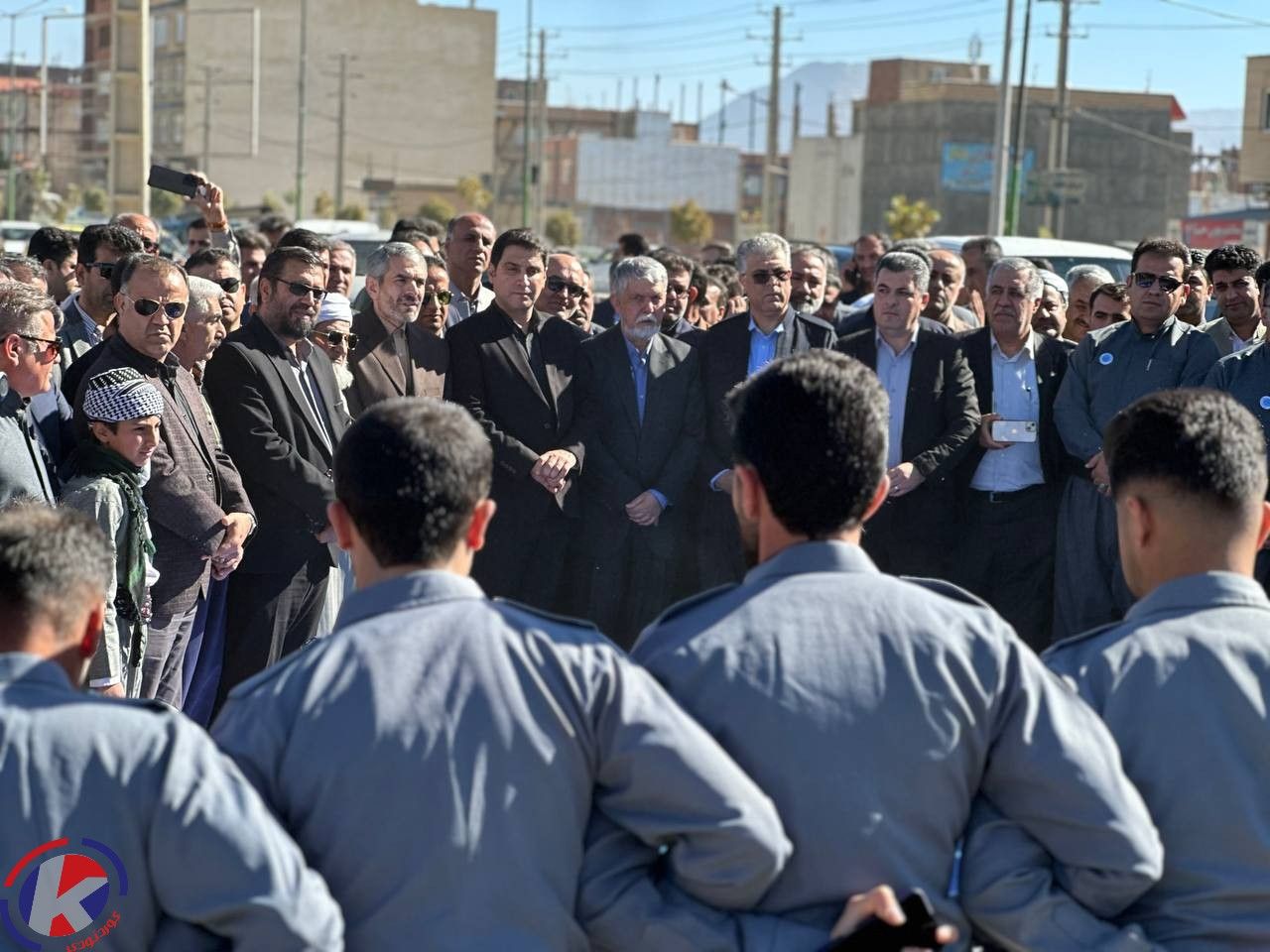 وزیر فرهنگ در میانه صحنه مهر