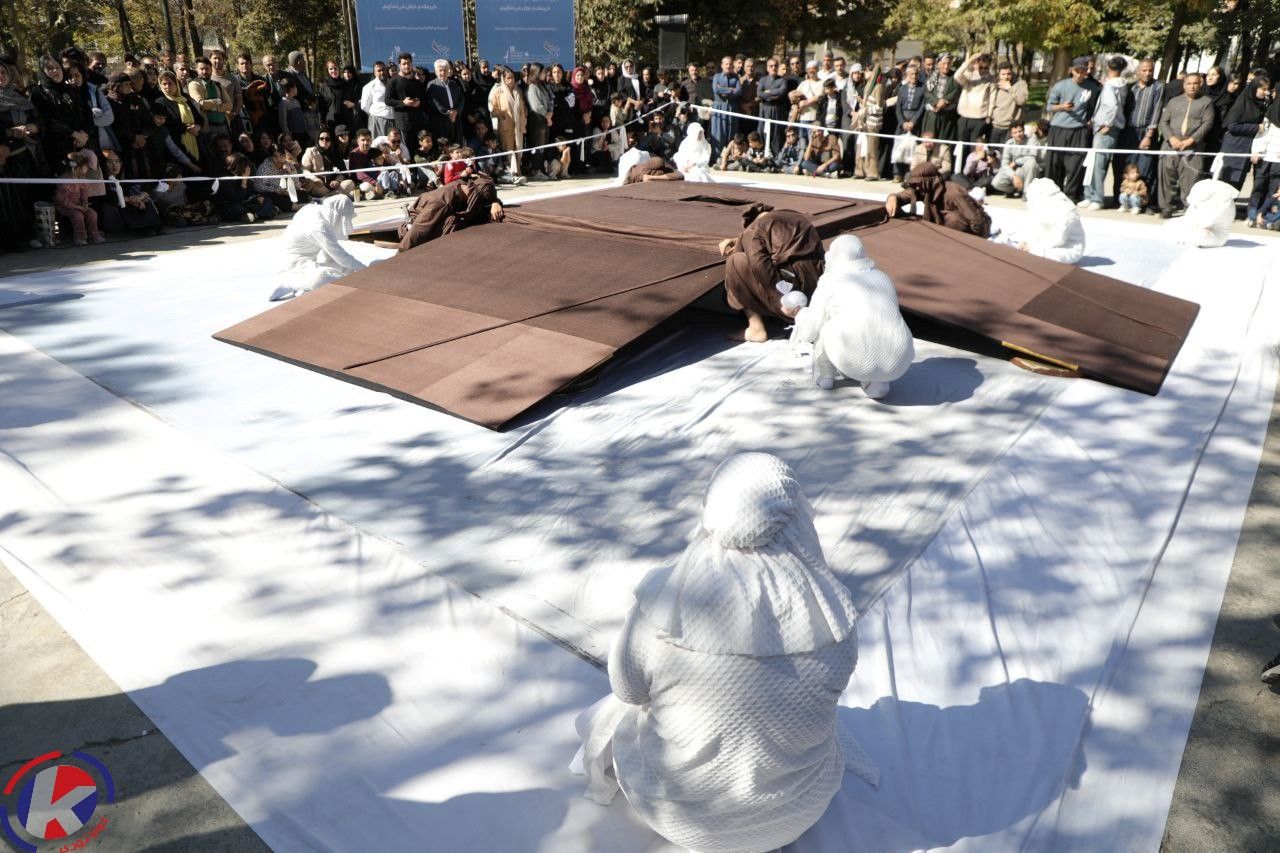 وزیر فرهنگ در میانه صحنه مهر