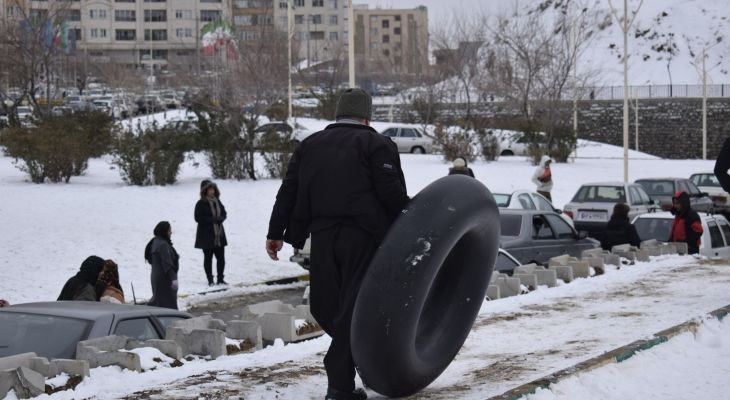 بارش برف و جاری‌شدن شادی در کردستان